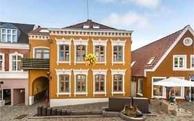 2 Bedroom Stunning Apartment In Aabenraa
